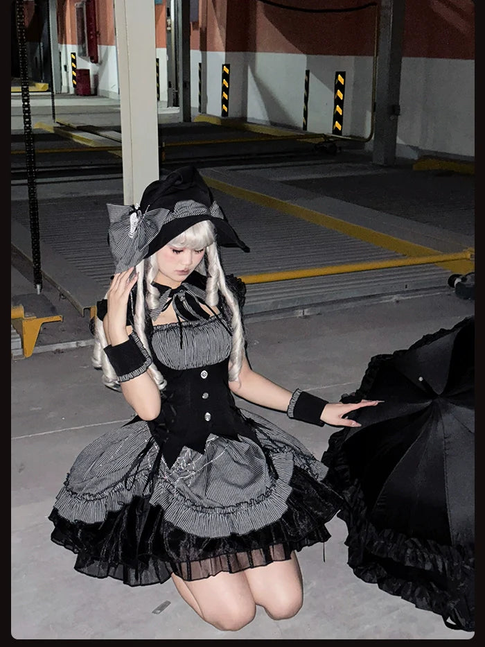 Alice Girl~Lolita Potion~Gothic Lolita Cuffs and Embroidered Badge