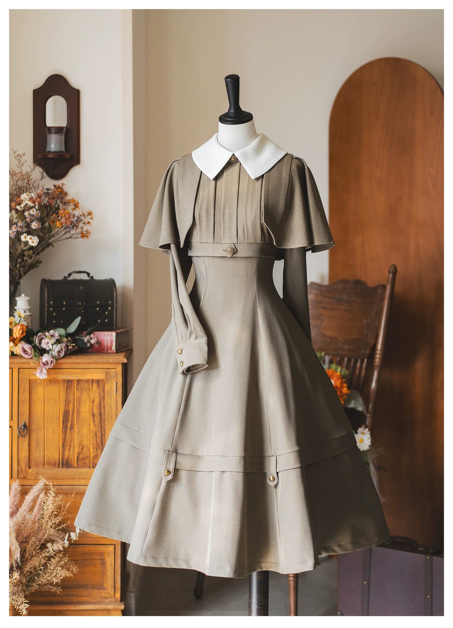 Forest Wardrobe~Forest Antique Box~Classic Lolita OP Dress with Detachable Short Cape