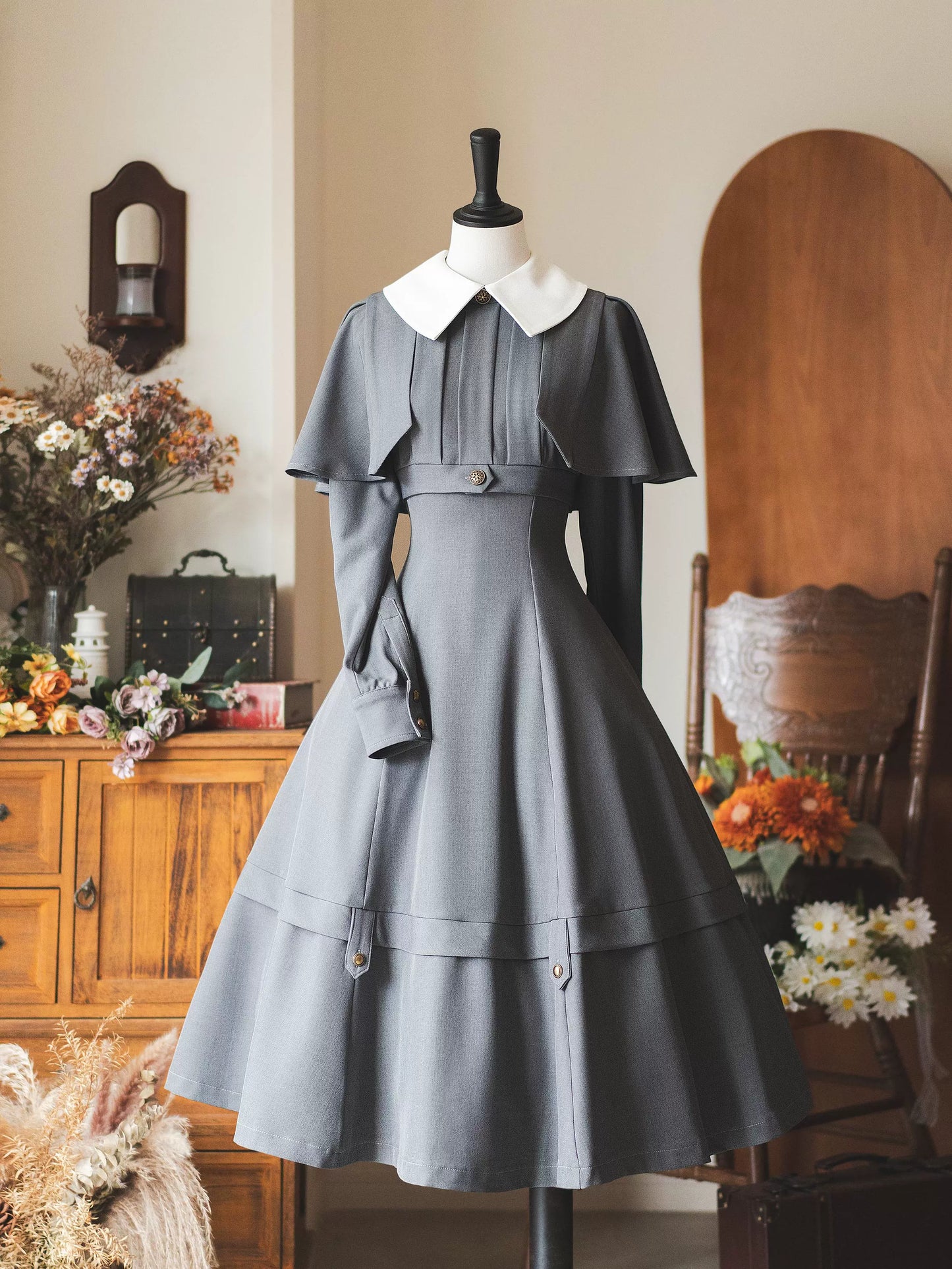 Forest Wardrobe~Forest Antique Box~Classic Lolita OP Dress with Detachable Short Cape